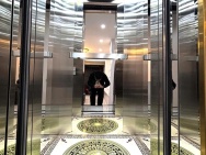 BÁN NHÀ NGỌC KHÁNH THANG MÁY 35M 5 TẦNG MẶT TIỀN 3,3 GIÁ CHÀO 10,5