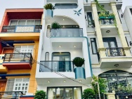 Nhà rộng , đường lớn 10m , Bình Tân