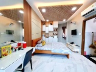 Bán nhà mặt tiền Lý Thánh Tông gần Lũy Bán Bích vào, 10x10m, 5 Tầng