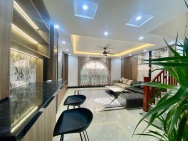 Bán nhà 5 tầng 1 tum, mới đẹp, thoáng trước sau,Full nội thất phố