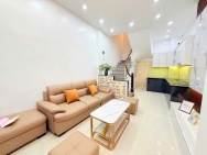 Cần Nhà Lạc Long Quân 32m, 5 tầng, full đồ, nở hậu, 30m ra oto