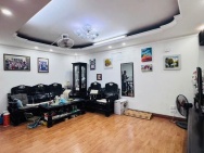 Cần Bán Nhà Lạc Long Quân 64m, 4 tầng, 2 thoáng, tiện ích bàn ngàn!