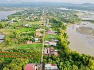 Đất giáp hồ mát mẻ dt 7*91m sẵn thổ cư kdc đông đầy đủ tiện ích