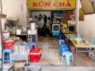 SANG NHƯỢNG QUÁN BÁNH CUỐN – BÚN CHẢ VỊ TRÍ ĐẸP NGÃ TƯ CHỢ MẬU