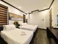 Bán khách sạn mặt phố Lương Ngọc Quyến, 80m2, 5 tầng, mặt tiền