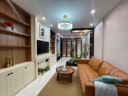 Bán nhà Nguyễn Văn Linh 35m 6 tầng thang máy 20m ra ô tô tránh hơn