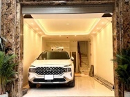 trần quốc hoàn 40m x7 tầng thang máy 21,7 tỷ- phân lô-gara ô tô,vỉa