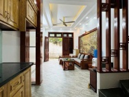 Bán nhà Phố Trạm 30m 5 tầng ô tô qua hơn 8 tỷ