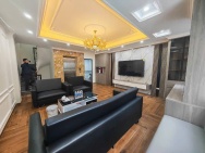 7 TẦNG THANG MÁY PHẠM VĂN ĐỒNG, Ô TÔ 7 CHỖ, DÒNG TIỀN KHỦNG NHỈNH