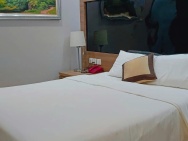 Bán khách sạn mặt phố Hàng Buồm, 80m2, 5 tầng, mặt tiền 5.4m, 77.8