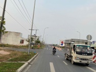 Cần bán 1 lô đất 100m2 mặt tiền đường ĐT 818 ngay KCN Thủ Thừa 