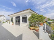 Cho thuê villa sân vườn 4 nhà riêng biệt 7 phòng đường Lý Nam Đế,