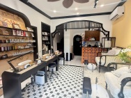 Bán nhà mặt phố Khâm Thiên, 85m2, 5 tầng, mặt tiền 4.2m, 50.8 tỷ, ô