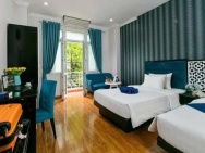 Bán khách sạn mặt phố Hàng Bè, 79m2, 5 tầng, mặt tiền 5.4m, 77.6