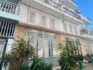 Bán nhà SHR Thạnh Lộc 47 Quận 12 
Dt 5x10,5m thiết kế 1 trệt 2 lầu