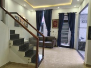 ♥ Hoàng Diệu, 50m2 3 tầng, 3P ngủ có WC,  2 mặt thoáng sáng, sân