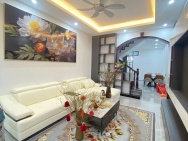 Bán nhà mặt phố Triệu Việt Vương, 35m2, 3 tầng, 26 tỷ, vỉa hè rộng,