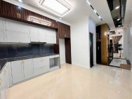 Nhà đep ở ngay, bán nhà Phan Kế Bính, ô tô đỗ cửa, nhà mới có thang