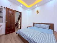 Bán nhà Hoàng Cầu, 61m2, 4 tầng, mặt tiền 4m, 25.8 tỷ, vỉa hè, ô tô