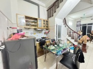 Bán gấp căn nhà 3 tầng gần chợ - trung tâm thị trấn Chi Đông, Mê