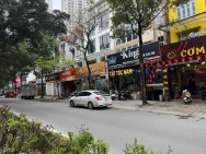 Cho thuê nhà mặt phố bt8,kđt xa la, 400m2 có thang máy riêng, giá