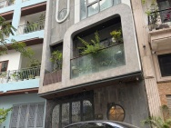 BÁN NHÀ LẠC LONG QUÂN, PHÂN LÔ Ô TÔ VÀO NHÀ, 6 TẦNG THANG MÁY, CHỈ