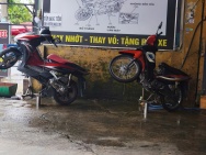 SANG NHƯỢNG TIỆM RỬA XE & VÁ LỐP - MẶT TIỀN BÌNH TRỊ ĐÔNG