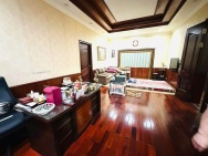 Giảm chào 200tr! Bán nhà Nguyên Hồng, 80m2, 7 tầng thang máy, mặt