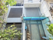 Bán nhà  Hẻm 4m Nguyên Hồng - ngay Phạm Văn Đồng, 6,5x11m 4 Tầng-