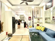 BÁN NHÀ ĐỘI CẤN 30M 5 TẦNG MẶT TIỀN 4M 9,5TY