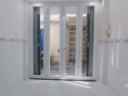 BÁN NHÀ MỚI - 2 TỶ HƠN - 3 TẦNG - SỔ HỒNG RIÊNG - GẦN BỆNH VIỆN CHỢ