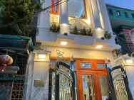 NHÀ ĐẸP THIẾT KẾ TỈ MỈ - KHUNG GỖ ĐỎ - 5 TẦNG - OTO ĐỖ CỬA - NỘI