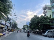 Bán nhà Mặt tiền Phạm Văn Bạch, đoạn Thương mại, 10,5x15m, 2 tầng,