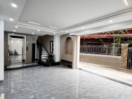 Bán nhà Cổ Linh 50m 6 tầng MT11.5m thang máy gara ô tô 12 tỷ