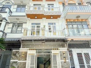 Nhà ngay trung tâm Nhà Bè, cạnh cầu Phú Xuân, 5x12m, chỉ 7.2 tỷ