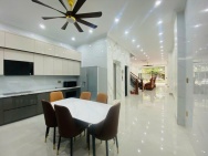 CHO THUÊ NHÀ MÓI ĐẸP CÓ 6 PHÒNG NGỦ, THANG MÁY Ở LUÔN