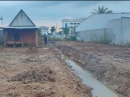 Bán lô đất thổ cư, mặt tiền đắc địa QL53, đối điện Công An Huyện
