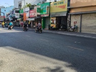 NHÀ LÔ GÓC 85M²- LÊ VĂN LƯƠNG– DT 5X17, 4 PN– ĐƯỜNG NHỰA 6M – SHR