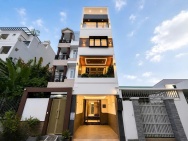 NHÀ CẠNH VINCOM, 4X19M, CÓ THANG MÁY, 5 TẦNG, CHỈ HƠN 15 TỶ