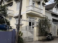 BÁN NHÀ TRUNG TÂM ĐÀ LẠT – DIỆN TÍCH HƠN 200M² – CÓ SÂN ĐẬU Ô TÔ –