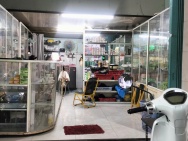 Cần sang cửa hàng mỹ phẩm và phụ liệu tóc đối diện chợ cây Da Sà,