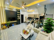BÁN NHÀ LÔ GÓC ĐỘC LẬP MỚI TINH - NGÕ 80 DƯ HÀNG