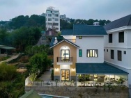 Cho thuê villa 6 phòng ngủ 200m2 nam hồ p11 đà lạt 24 triệu/ tháng