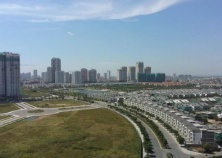 Nhà đất bán tháo mạnh, nên mua hay chờ giảm thêm?