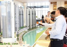 Doanh nghiệp bất động sản “nín thở” chờ vaccine