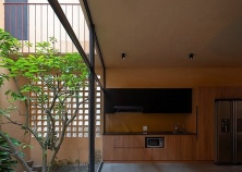 Ngôi nhà Hà Nội xây bỏ dở vẫn gây ấn tượng mạnh