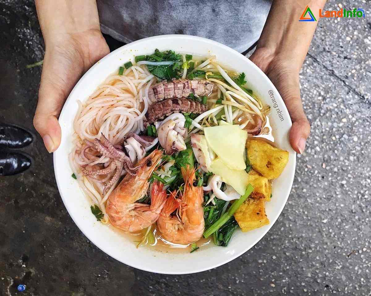 Bún hải sản Hà Nội